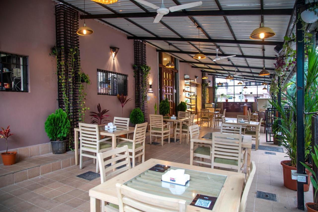 Palm Air By Goa Stays Panaji Exterior photo